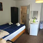 Goscinne Na Gasienicowym Potoku *